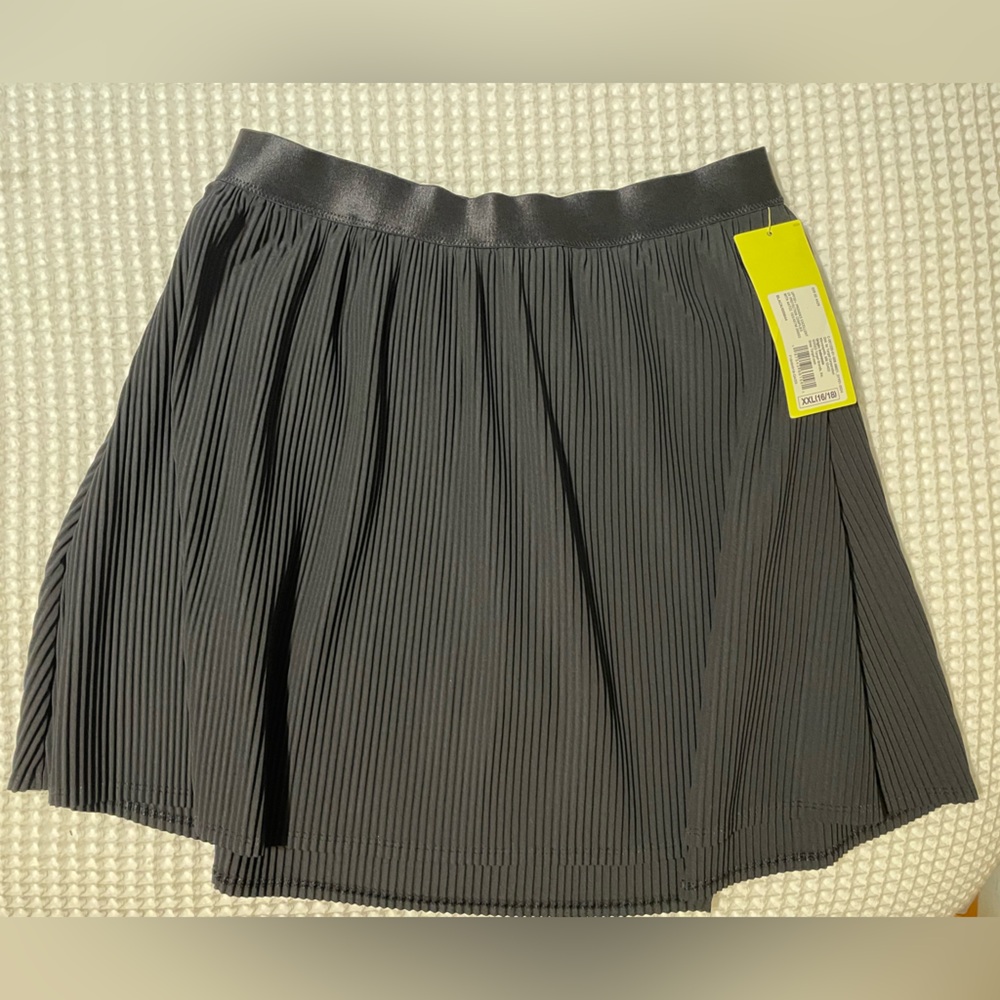 NWT Girl’s Black Pleated Skort